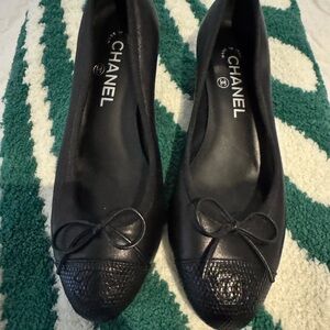 Chanel Black Women's Shoes kitten heel 1.5 inch size 7 great condition